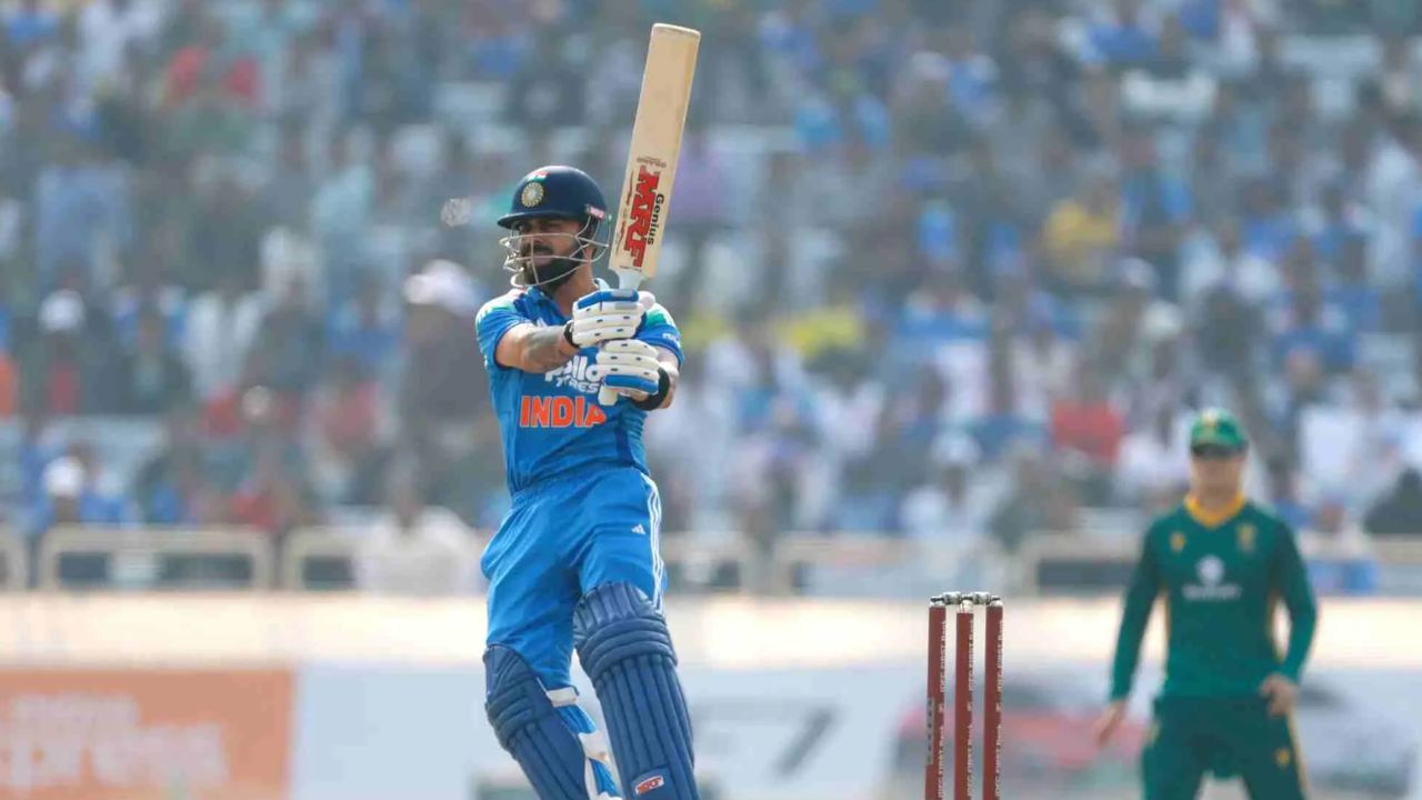 100+ T20I Sixes, Virat Kohli (124 Sixes)